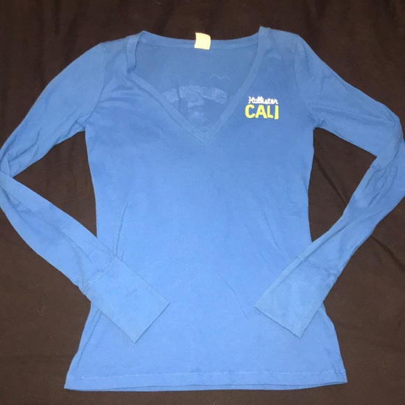 Hollister Fitted V Neck - Picture 1 of 2